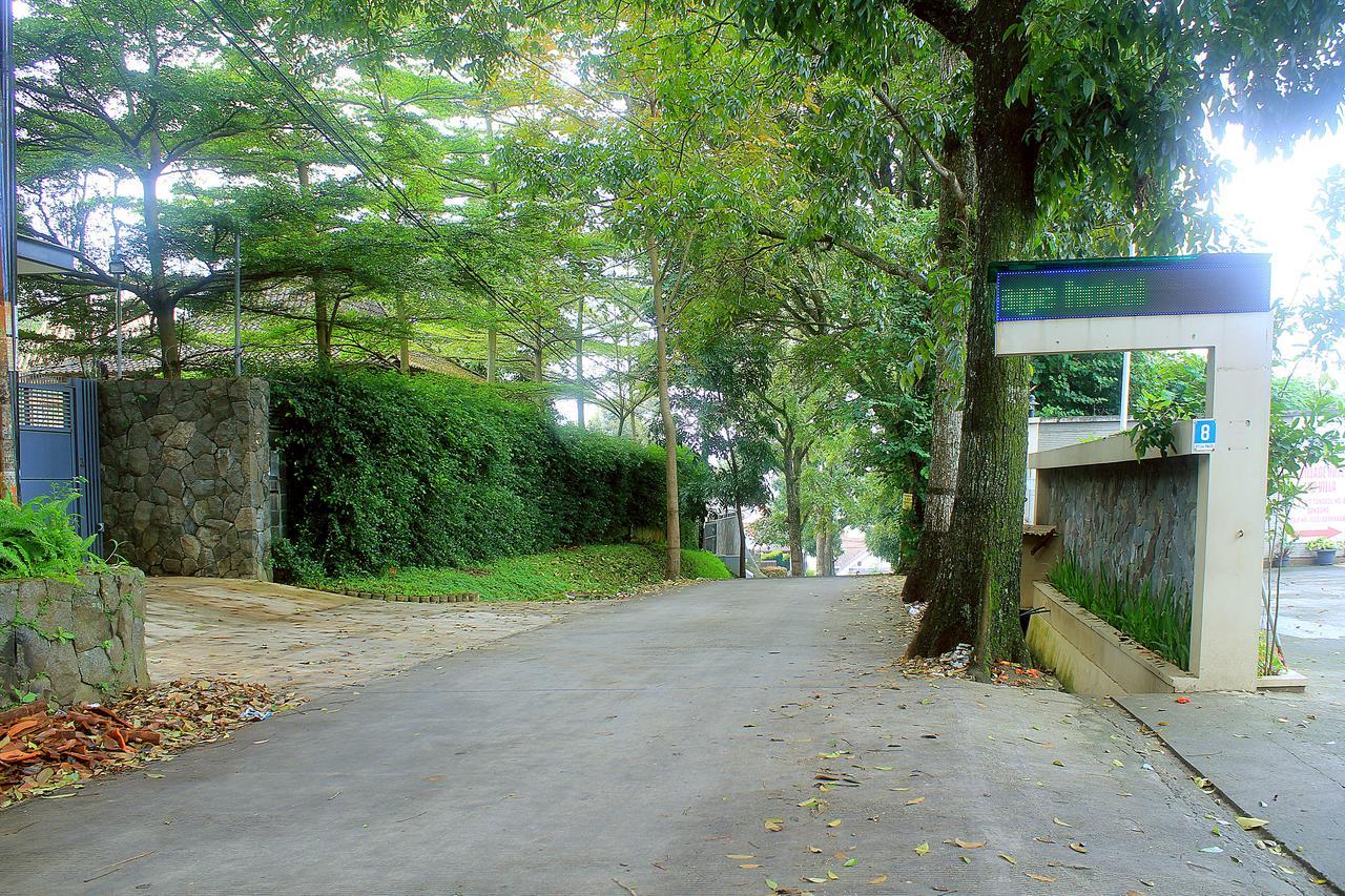 Zen Rooms Bukit Tunggul Бандунг Экстерьер фото